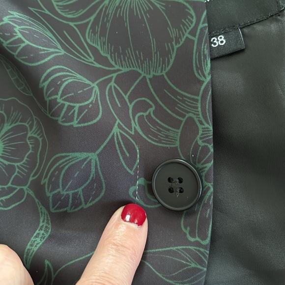 Bolongaro Trevor Skinny Fit Blazer  Black with green Florals  Size 38 - Picture 10 of 10